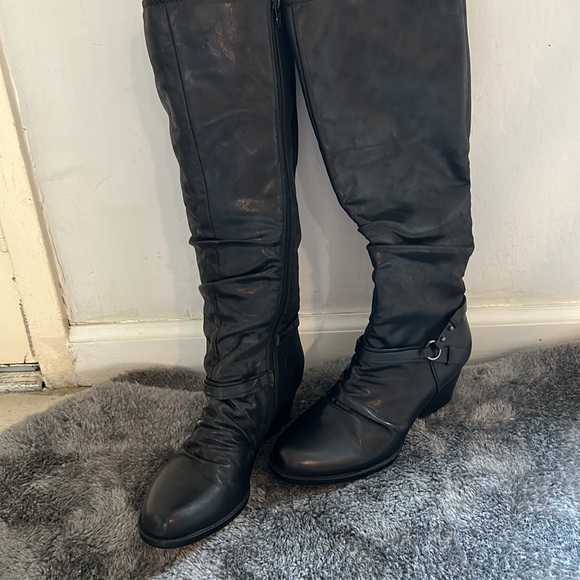 Bare traps super sexy high black winter boot! Never been worn! - Picture 3 of 4